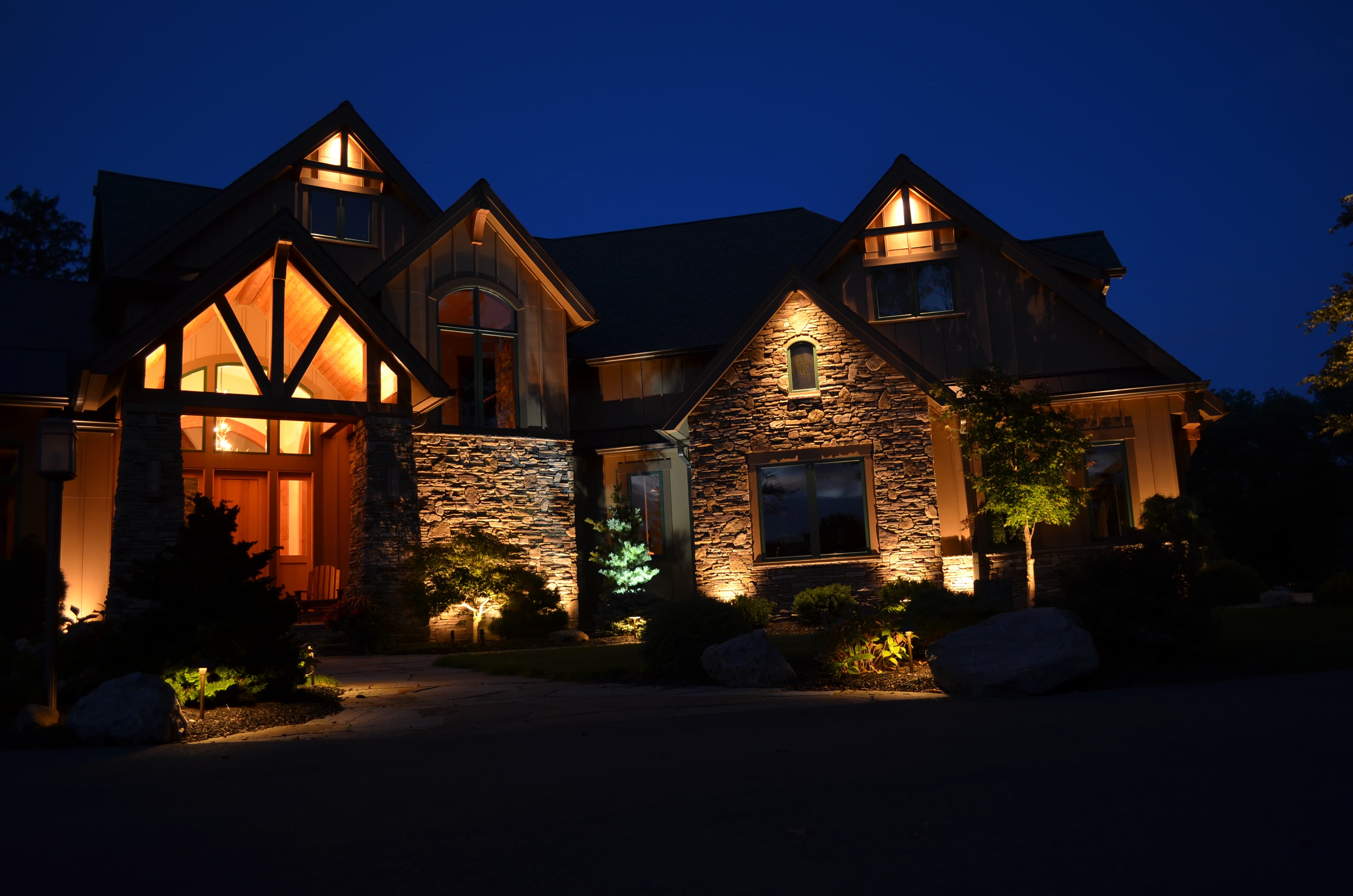 Residential landscape lighting — house 1