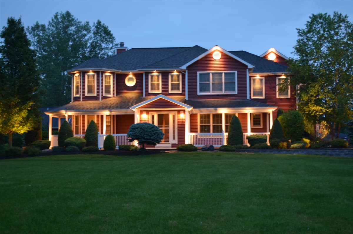 Residential landscape lighting — house 2